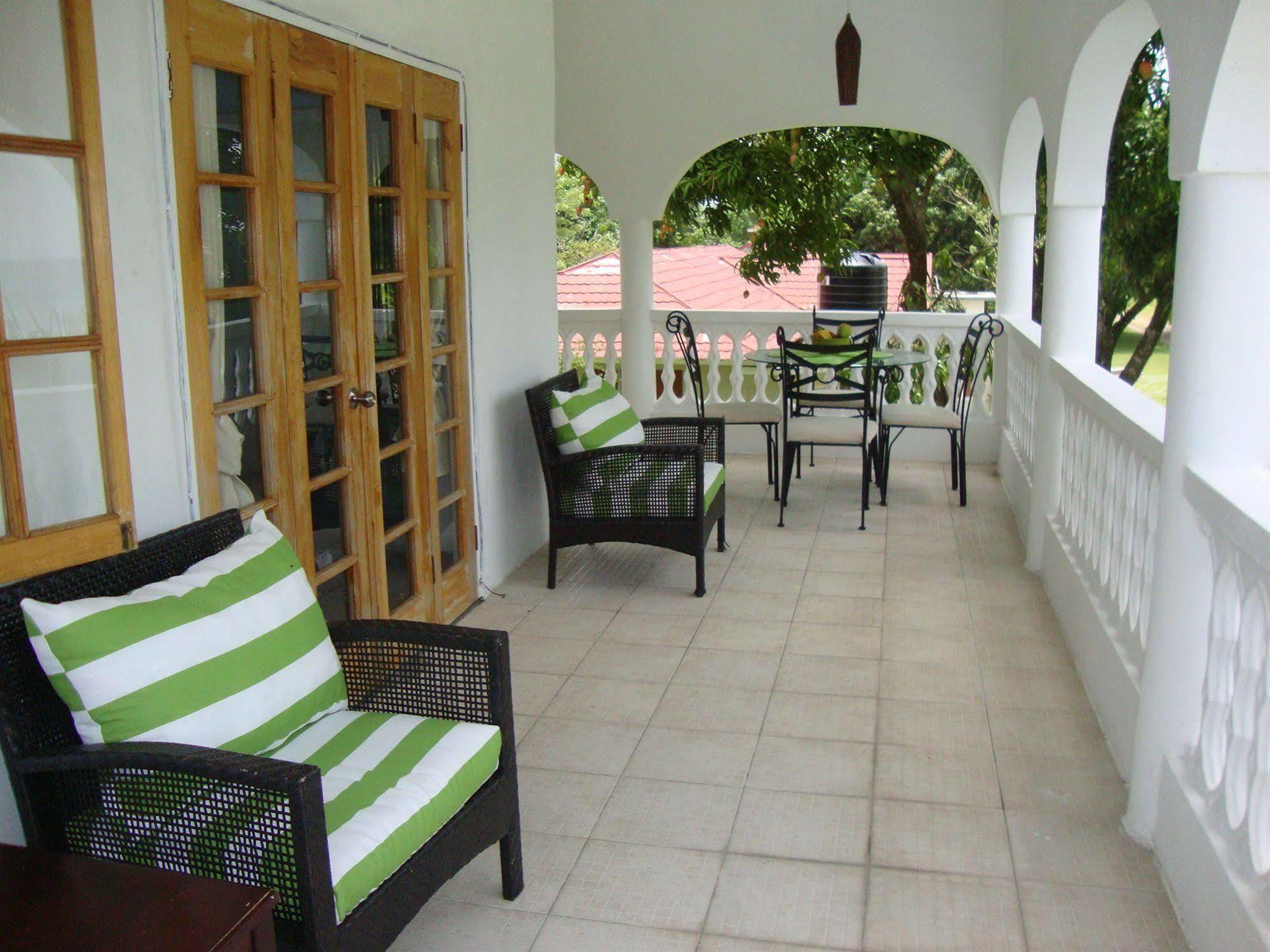 By The Sea Vacation Home And Villa Порт-Антонио Экстерьер фото